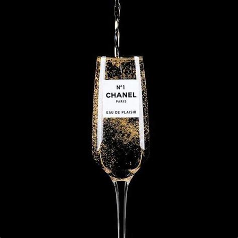 chanel no 6 champaagne glasses.